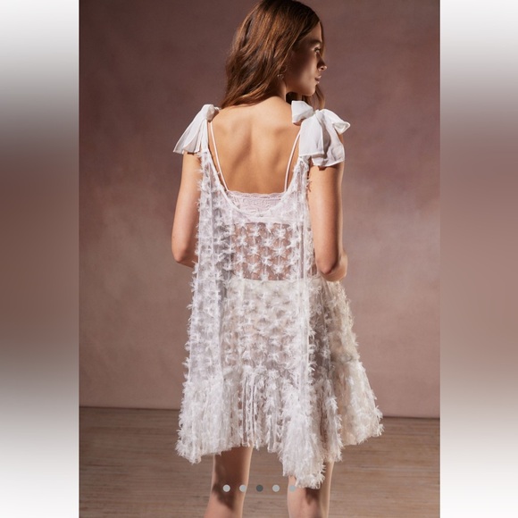 NWT Kimchi Blue Brenda Sheer Bow Textured White Mini Dress - Picture 3 of 5
